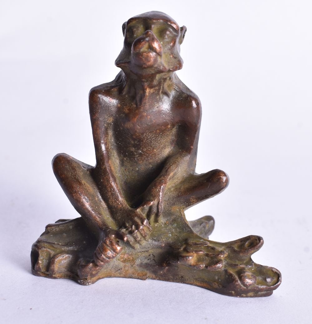 A Bronze Gorilla. 6cm x 5cm x 2.8cm (1 of 4)