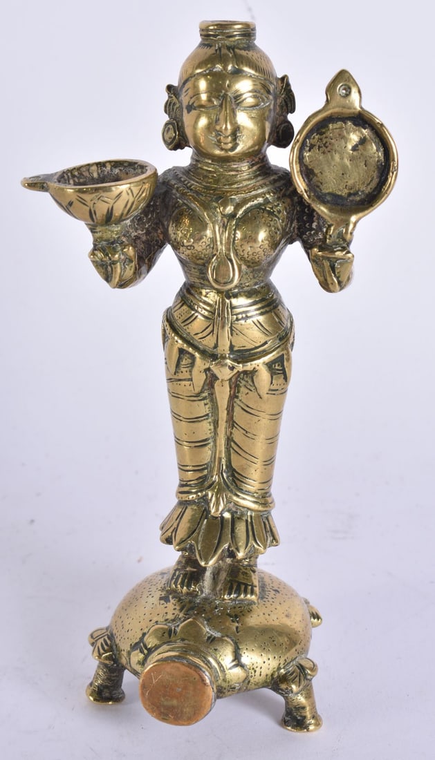 AN 18TH/19TH CENTURY INDIAN BRONZE FIGURE OF A DEITY. 15 cm high. (1 of 4)