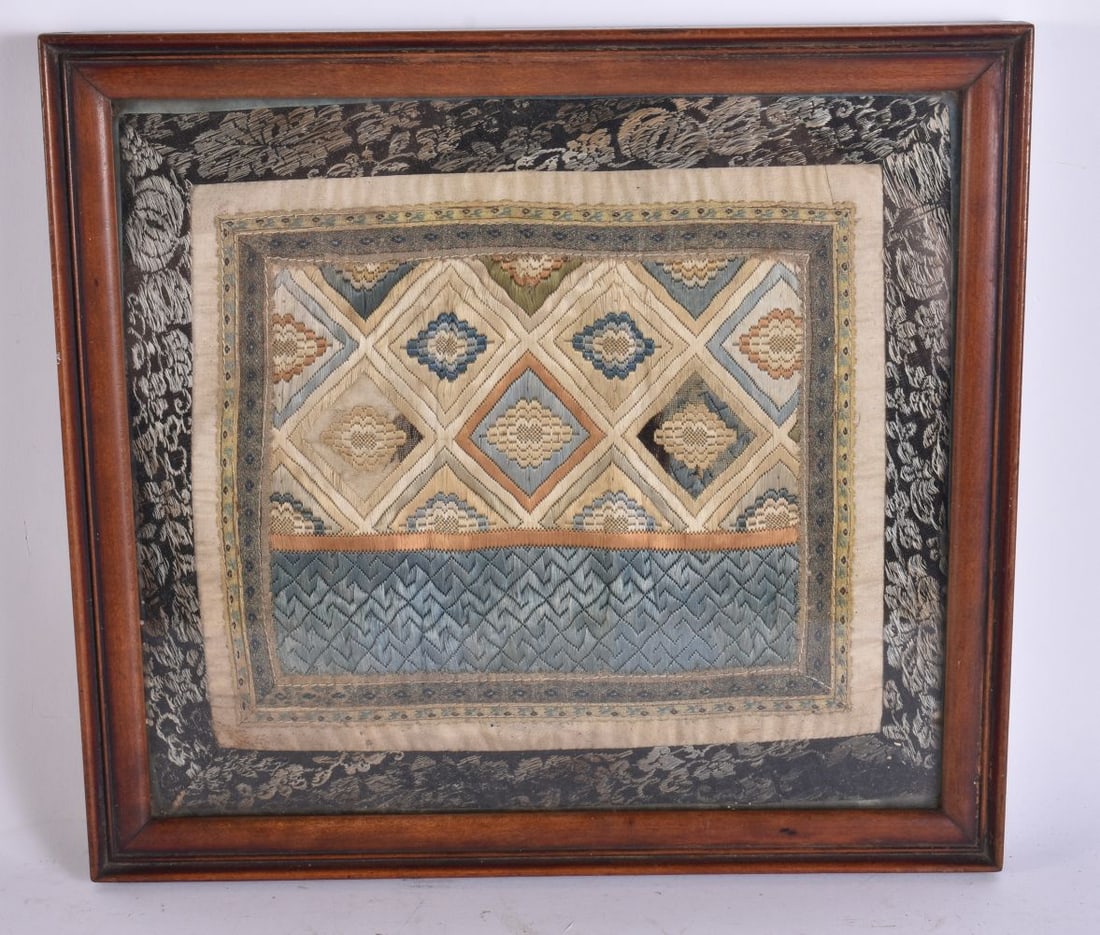 AN UNUSUAL 19TH CENTURY CHINESE SILK EMBROIDERED PANEL Late Qing. 32 cm x 28 cm. (1 of 6)