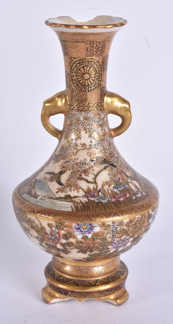 A 19TH CENTURY JAPANESE MEIJI PERIOD TWIN HANDLED SATSUMA VASE painted with birds and landscapes. 16 (1 of 5)