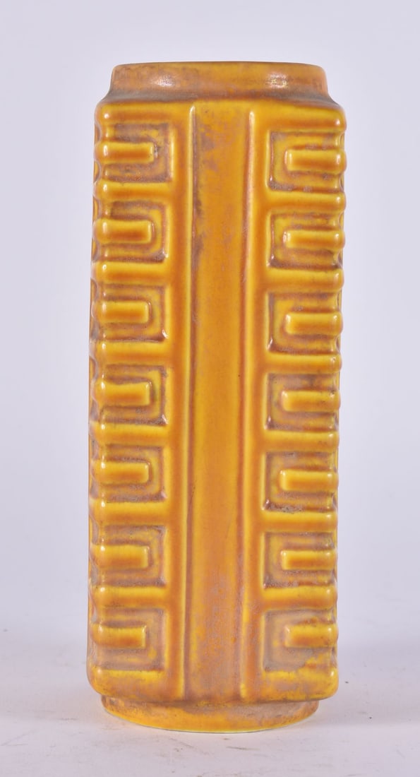 A SMALL YELLOW PORCELAIN KONG VASE. 15 cm high. (1 of 5)