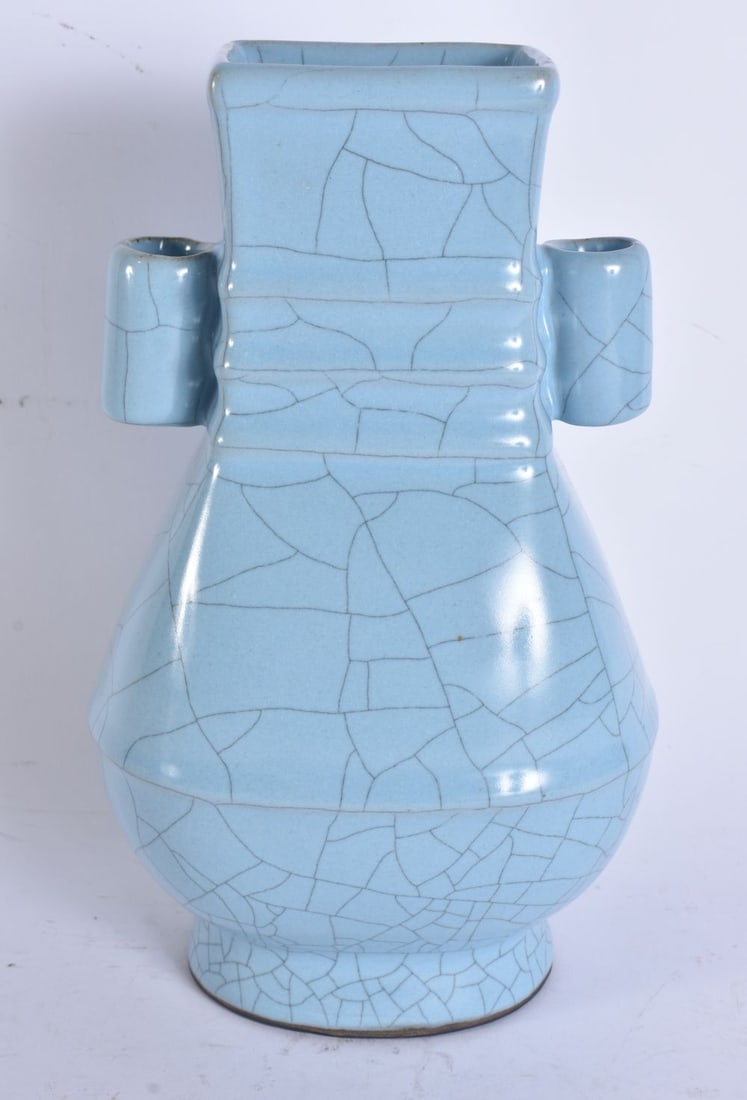 A CHINESE BLUE GE TYPE VASE. 24 cm high. (1 of 5)