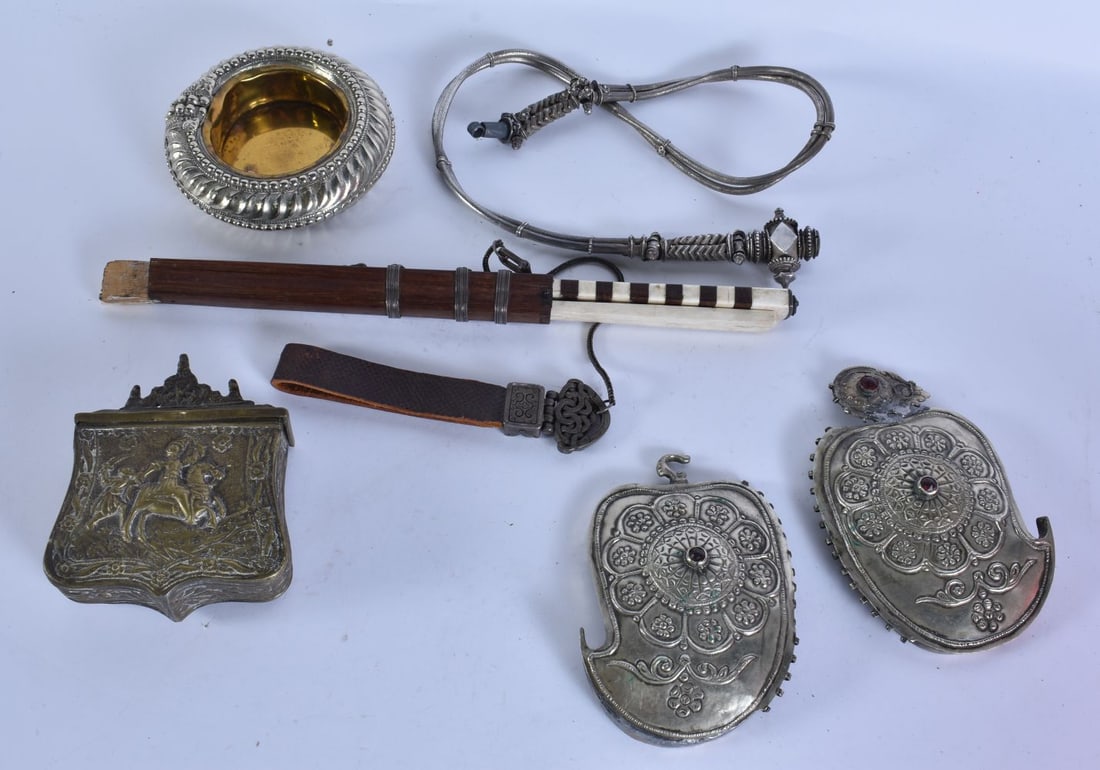 ASSORTED EASTERN WHITE METAL WARES including a buckle, receptacle etc. Weighable white metal 1040 gr (1 of 6)