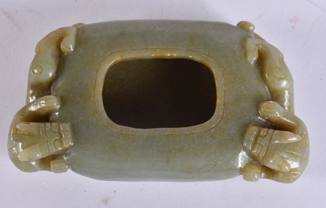 A CHINESE JADE BRUSH WASHER. 9 cm x 4.5 cm. (1 of 4)