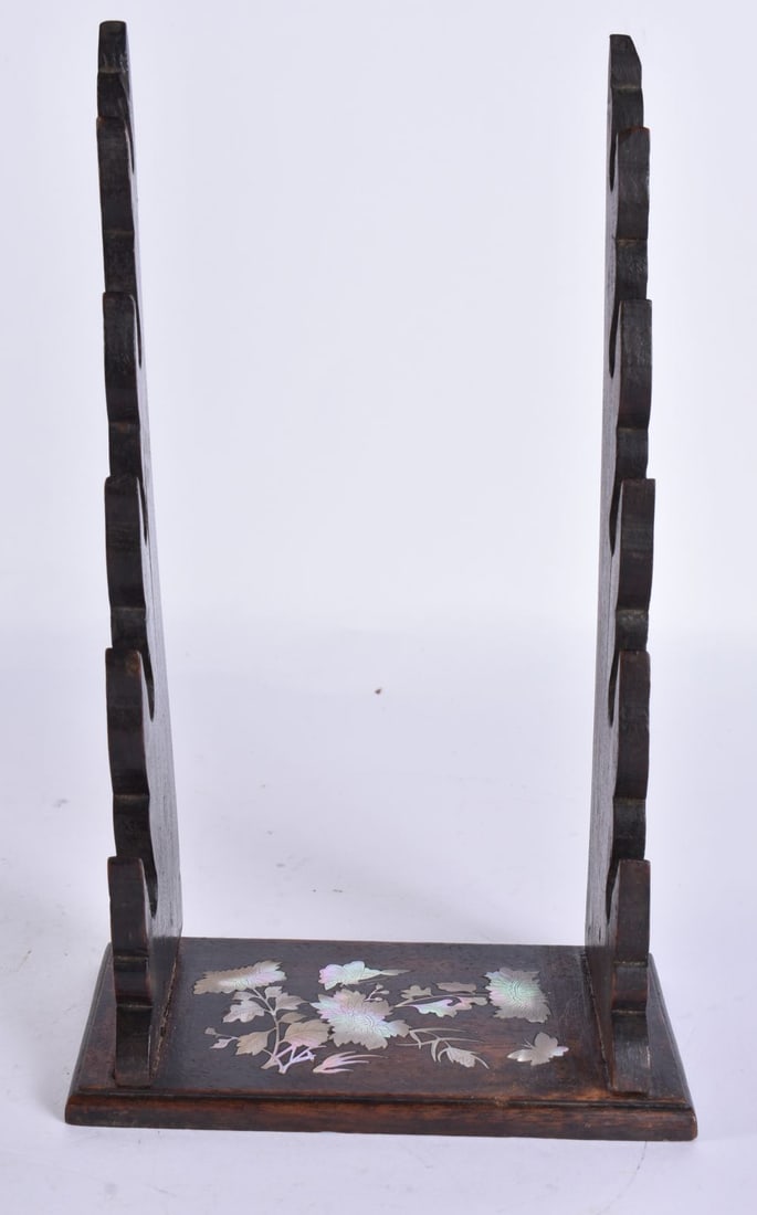 A 19TH CENTURY CHINESE MOTHER OF PEARL INLAID WOOD PEN STAND. 24 cm high. (1 of 4)