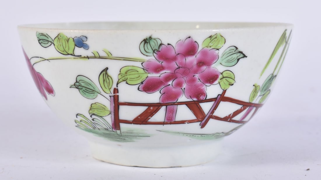 AN 18TH CENTURY ENGLISH PORCELAIN BOWL Ex Wilders Collection. 11 cm wide. (1 of 4)
