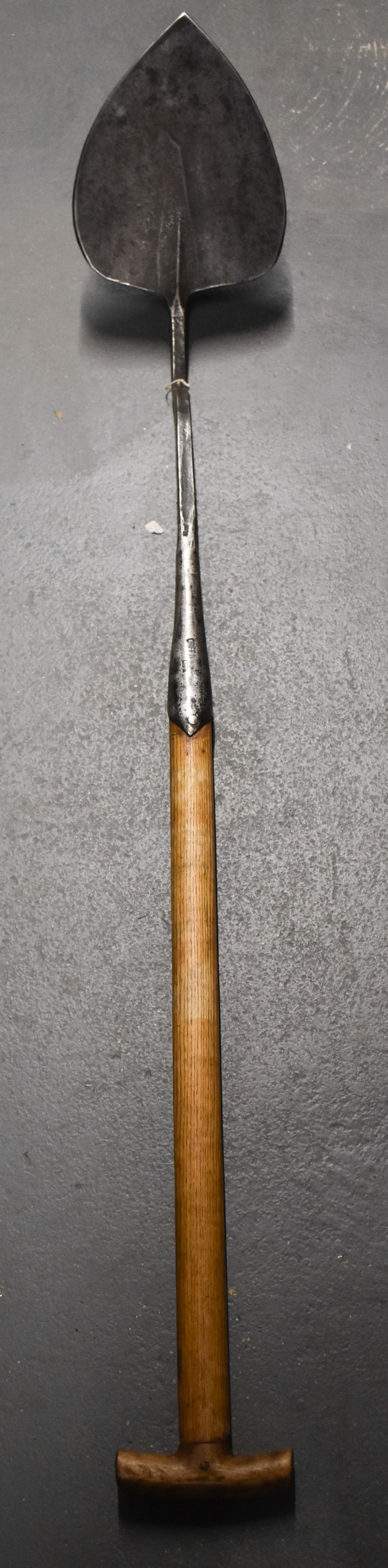 A LOVELY LARGE ARTS AND CRAFTS HAND FORGED GARDEN TOOL stamped Griffin. 138 cm long. (1 of 6)