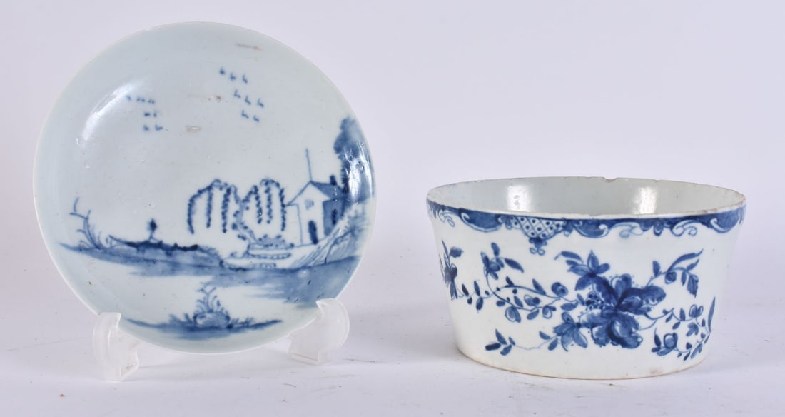 AN 18TH CENTURY WORCESTER BLUE AND WHITE PORCELAIN POTTING DISH together with a Worcester saucer. La: AN 18TH CENTURY WORCESTER BLUE AND WHITE PORCELAIN POTTING DISH together with a Worcester saucer. Largest 11 cm wide. (2)