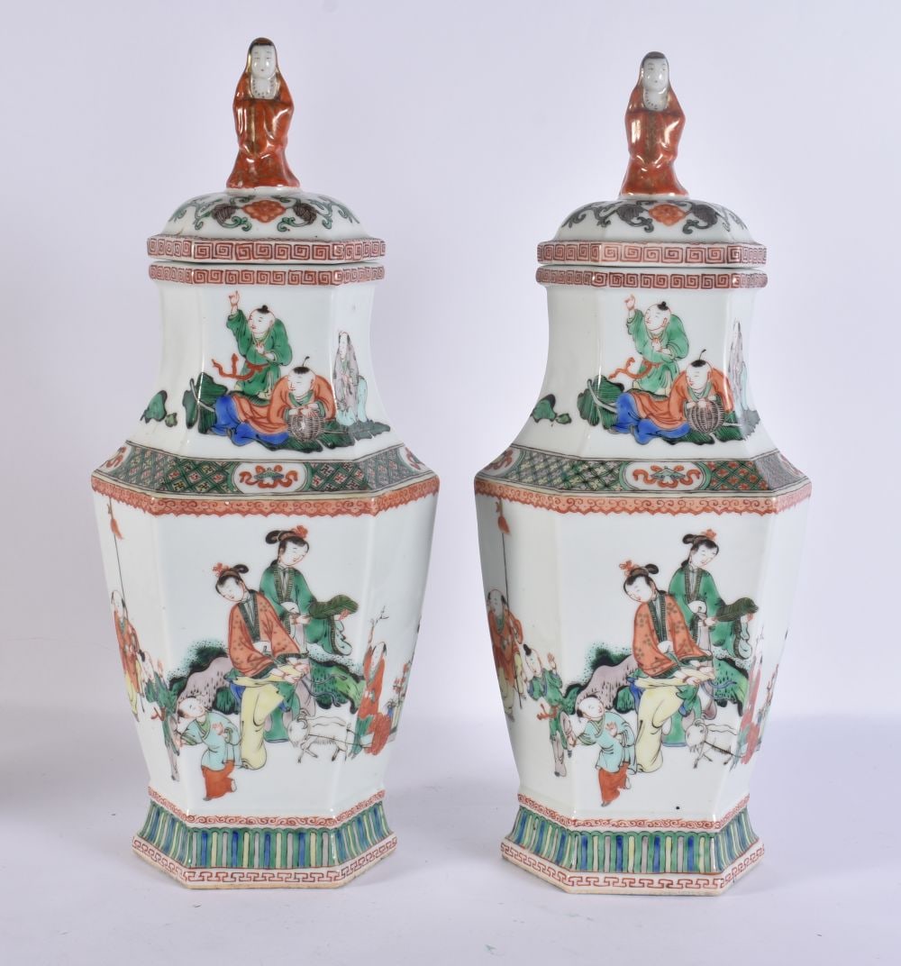A PAIR OF 19TH CENTURY CHINESE FAMILLE VERTE PORCELAIN VASES AND COVERS bearing Kangxi marks to base (1 of 9)
