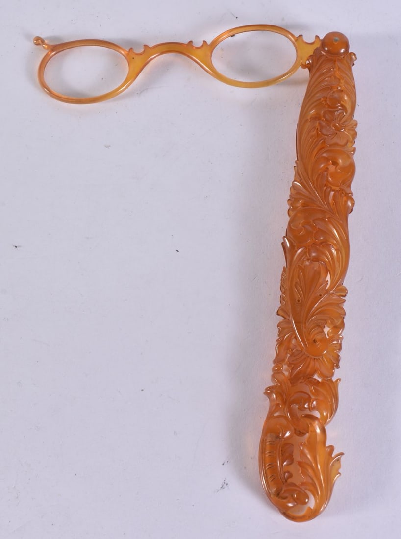 A FINE PAIR OF RETICULATED HORN LORGNETTES. 27 cm long. (1 of 2)
