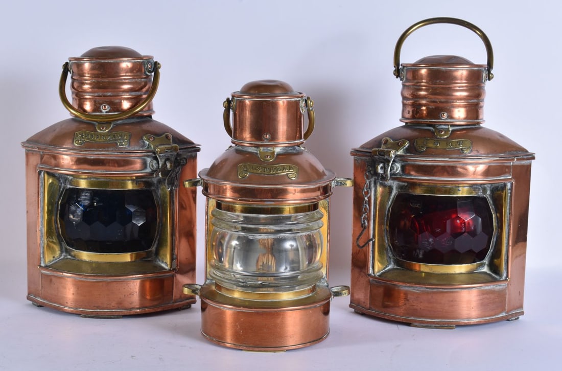 A LOVELY SET OF ANTIQUE SHIPS LANTERNS of small proportions. 27 cm high inc handle. (3) (1 of 3)