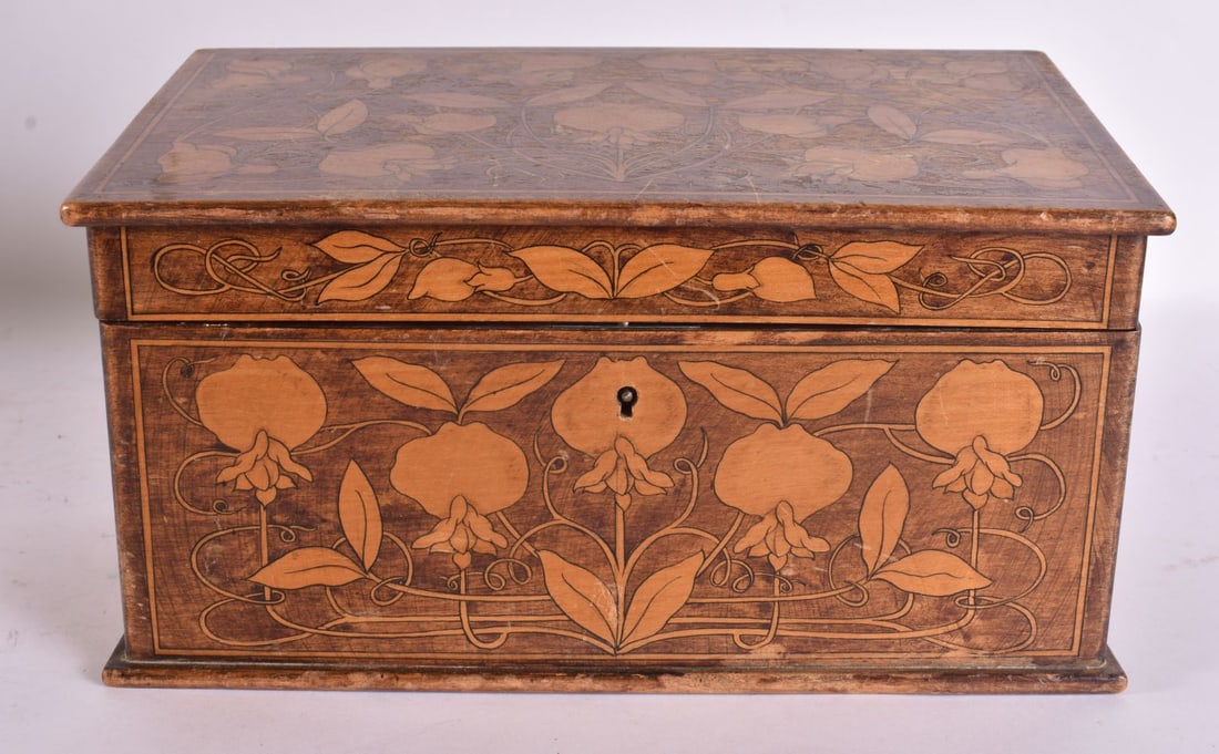 AN ART NOUVEAU CARVED WOOD STATIONARY DESK BOX. 24 cm x 14 cm. (1 of 6)