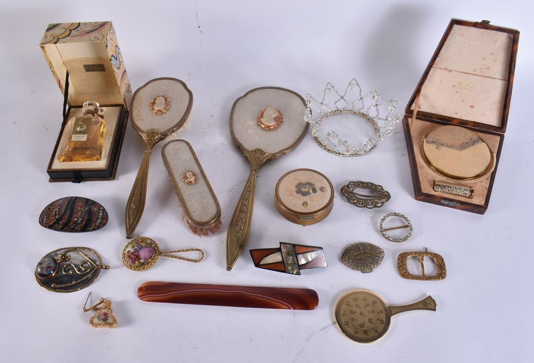 VANITY WARE etc. (qty) (1 of 3)