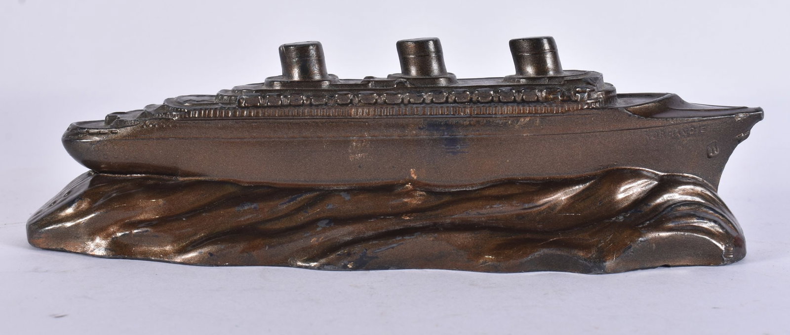 AN ART DECO MARITIME INTEREST SPELTER BOAT DESK WEIGHT. 17 cm wide. (1 of 3)