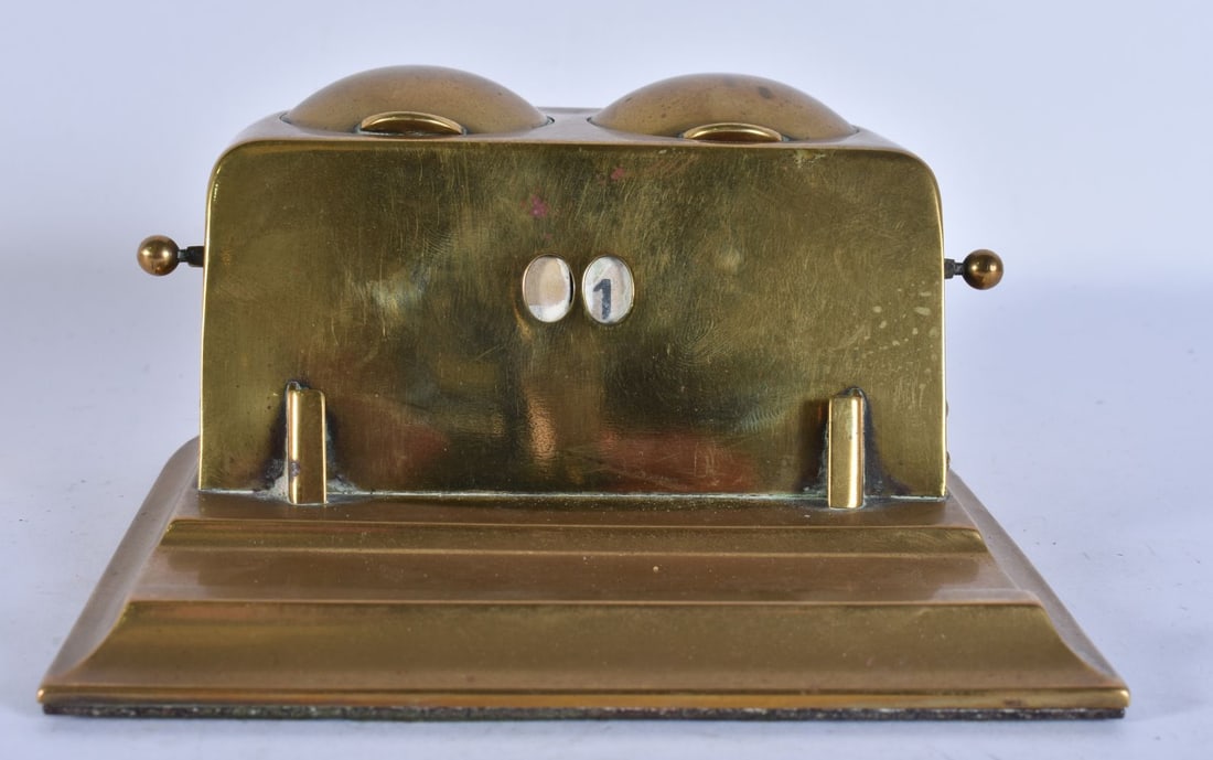 AN ART DECO BRASS DESK INKWELL CALENDAR. 12 cm x 10 cm. (1 of 6)