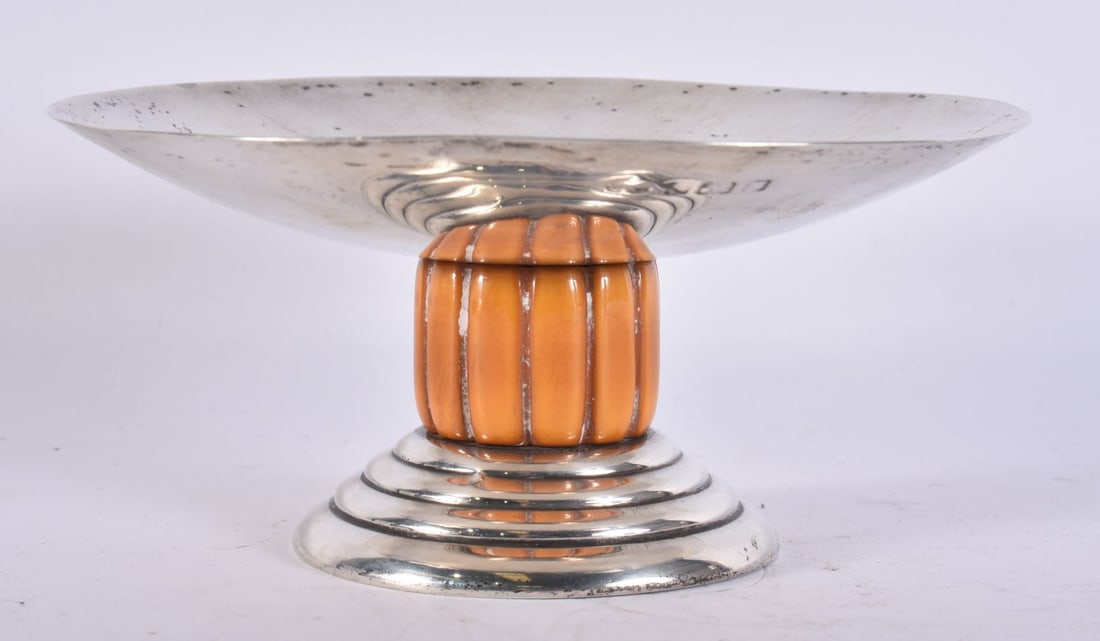 AN ART DECO SILVER PEDESTAL TAZZA. 189 grams. 15 cm wide. (1 of 4)
