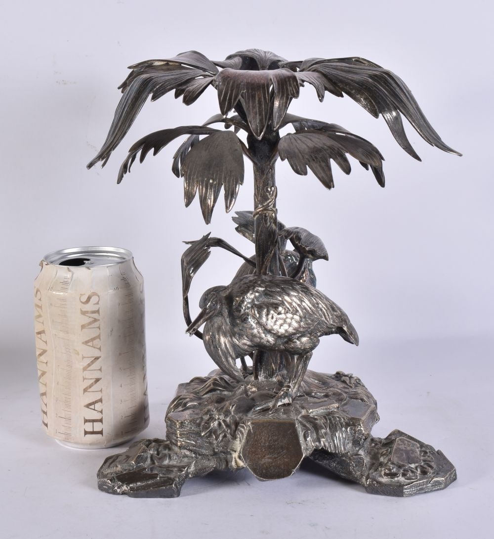 A VICTORIAN ELKINGTON & CO SILVER PLATED CENTREPIECE. 24 cm x 14 cm.: A VICTORIAN ELKINGTON & CO SILVER PLATED CENTREPIECE. 24 cm x 14 cm.