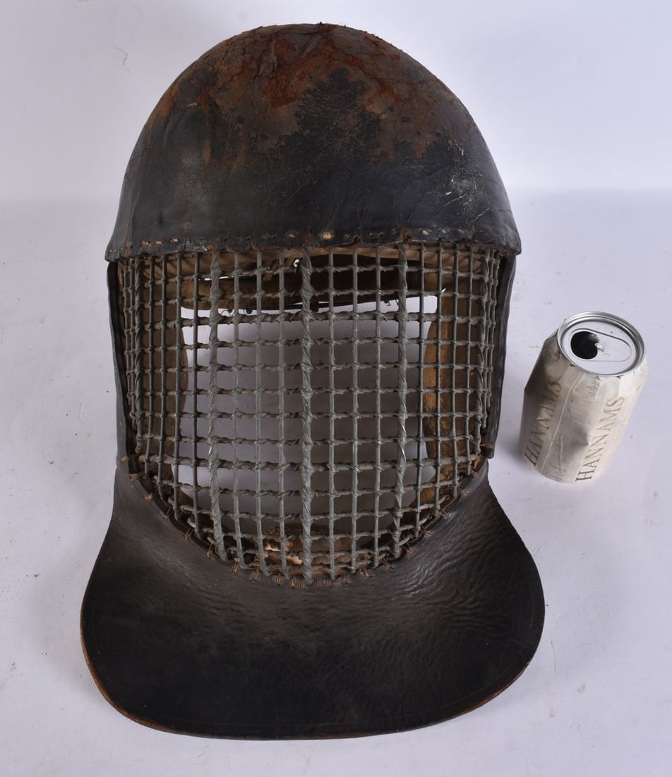 A LOVELY 19TH CENTURY JAPANESE MEIJI PERIOD LEATHER KENDO MASK. 45 cm x 30 cm.: A LOVELY 19TH CENTURY JAPANESE MEIJI PERIOD LEATHER KENDO MASK. 45 cm x 30 cm.