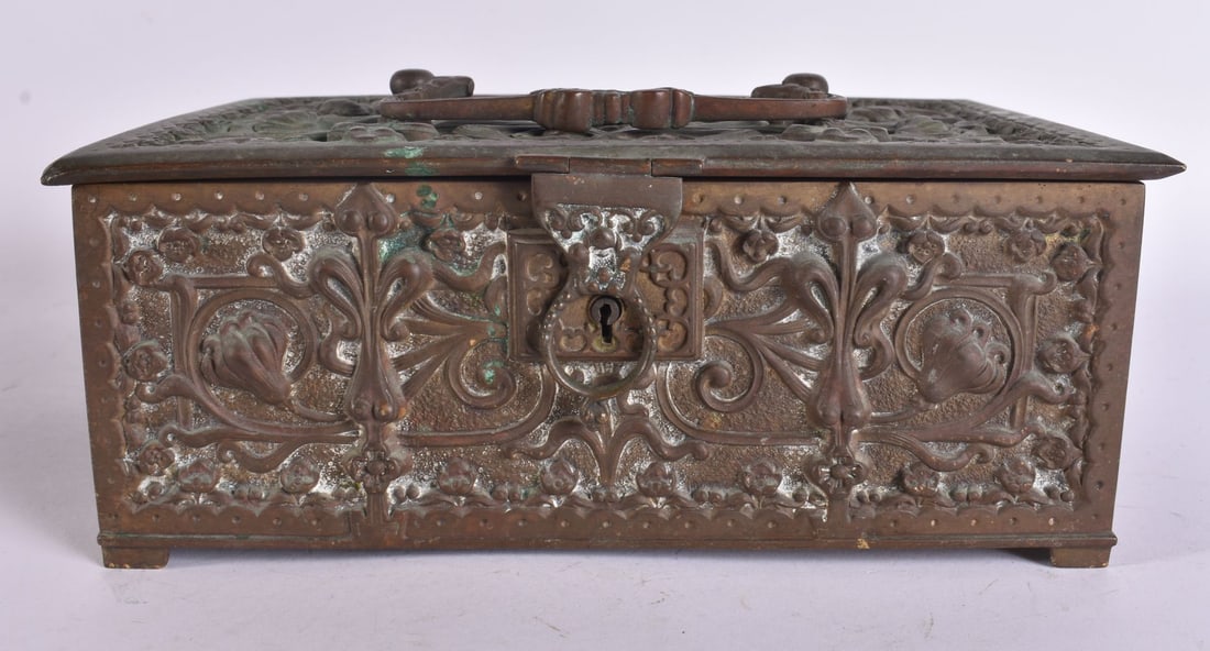 A GERMAN ART NOUVEAU ERHARDT SOHNE BRONZE CASKET. 23.5 cm x 16 cm. (1 of 5)