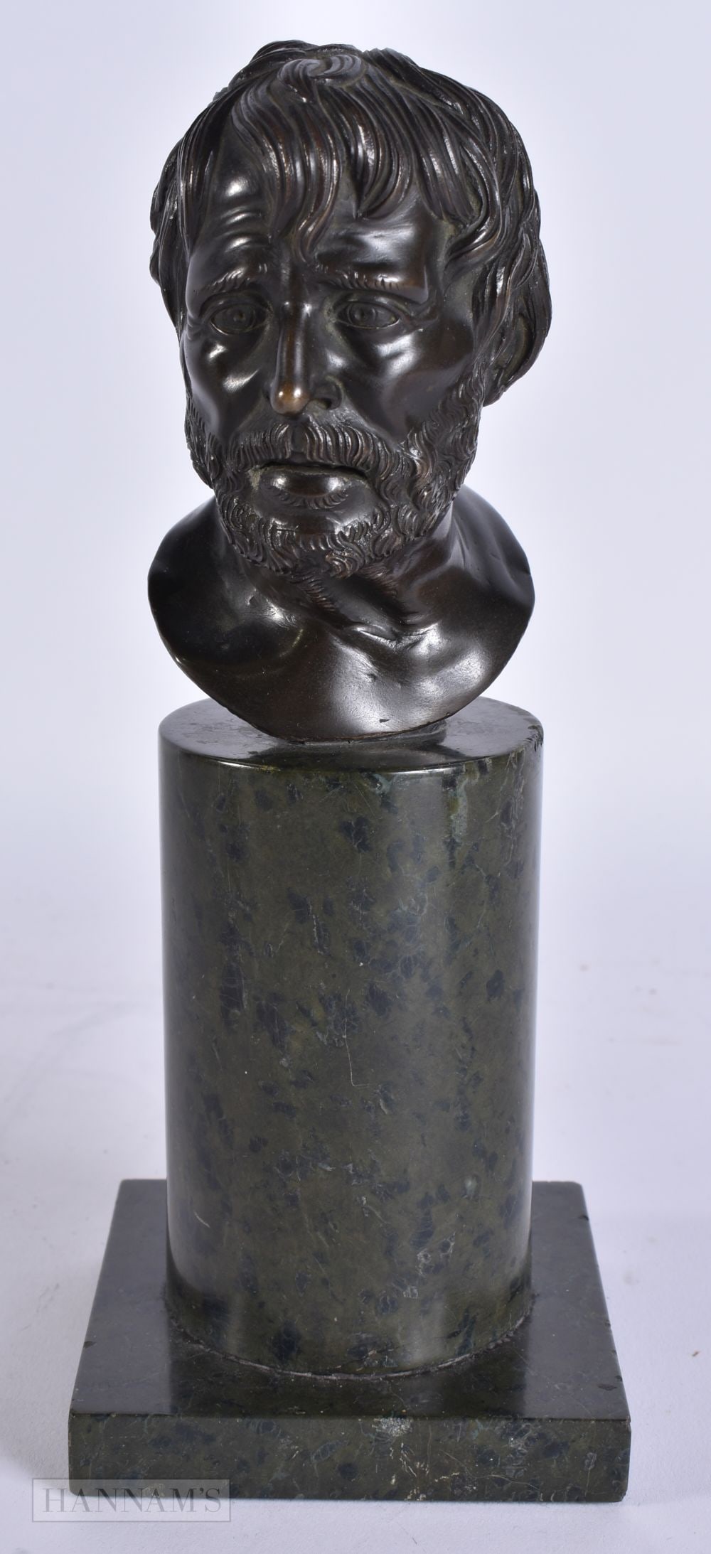 A FINE 19TH CENTURY FRENCH BRONZE GRAND TOUR BUST OF A SCHOLAR upon a marble plinth. 20 cm high.: A FINE 19TH CENTURY FRENCH BRONZE GRAND TOUR BUST OF A SCHOLAR upon a marble plinth. 20 cm high.