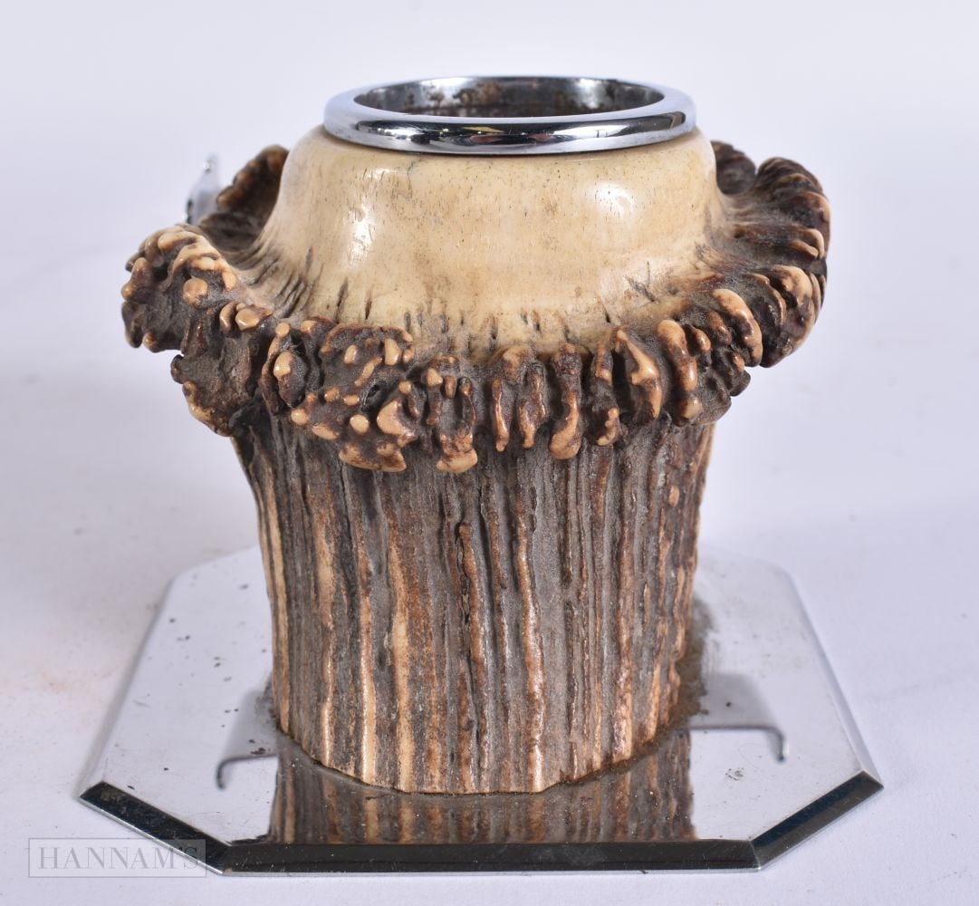 A CHARMING EARLY 20TH CENTURY CHROME STAG ANTLER INKWELL with pen rack. 14 cm x 8 cm. (1 of 4)