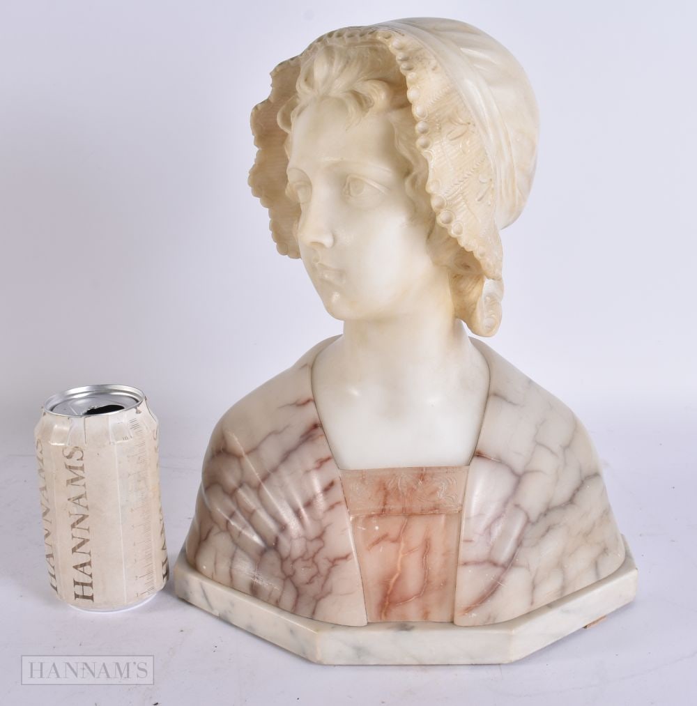 Gustave Van Vaerenbergh (1873-1927) Marble, Bust of a female. 32 cm x 22 cm.: Gustave Van Vaerenbergh (1873-1927) Marble, Bust of a female. 32 cm x 22 cm.
