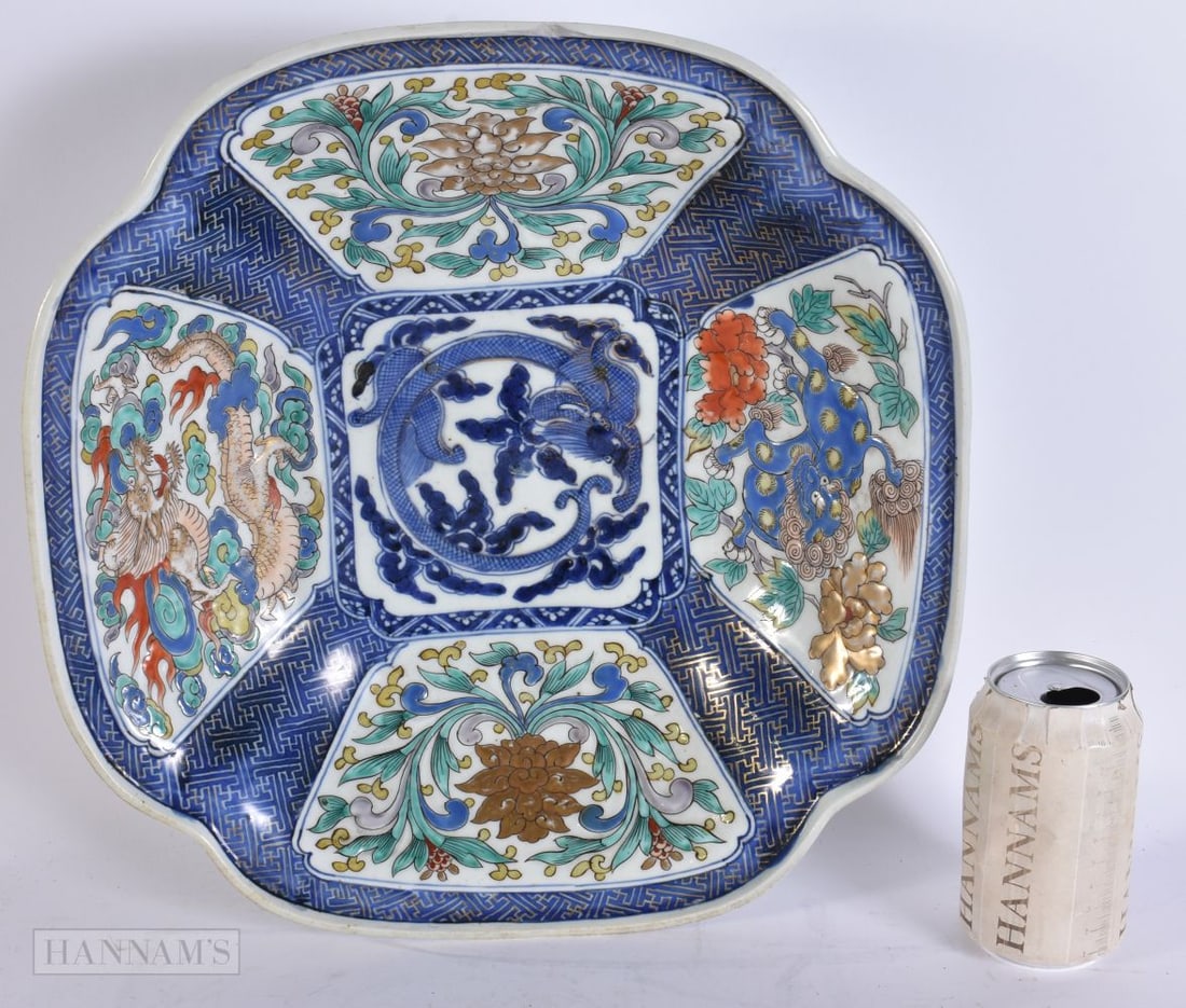 A LARGE 18TH/19TH CENTURY JAPANESE EDO PERIOD BLUE AND WHITE KAKIEMON JUNKET BOWL. 36 cm x 36 cm. (1 of 6)