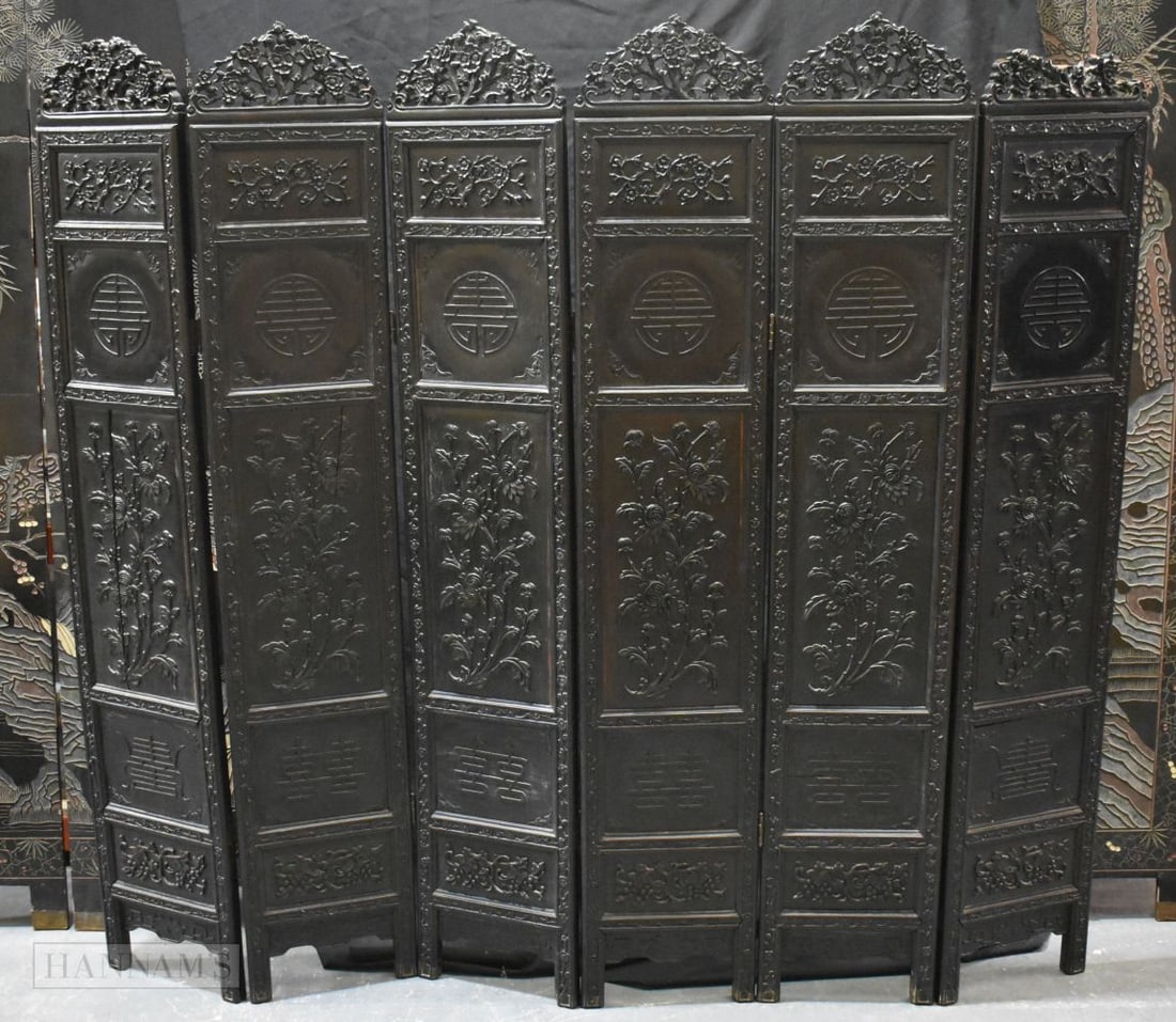 A FINE 18TH/19TH CENTURY CHINESE CARVED WOOD SIX PANEL SCREEN possibly Zitan. 164 cm x 188 cm. (1 of 16)