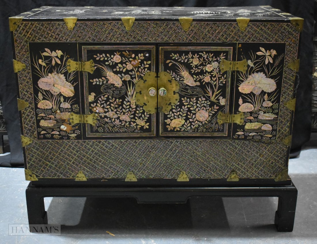 AN 18TH CENTURY KOREAN MOTHER OF PEARL INLAID WOOD COFFER decorated with landscapes. 57 cm x 80 cm. (1 of 8)