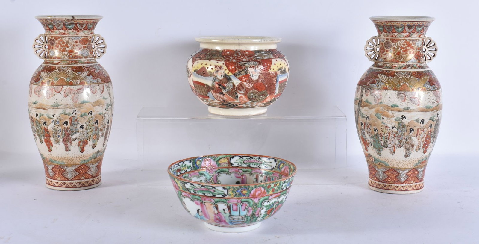 ASSORTED JAPANESE SATSUMA together with a famille rose bowl. Largest 25 cm high. (4): ASSORTED JAPANESE SATSUMA together with a famille rose bowl. Largest 25 cm high. (4)