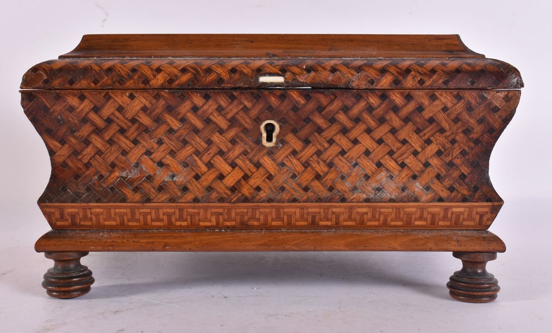 A FINE 19TH CENTURY NEW ZEALAND INTEREST CARVED WOOD BOX by Anton Seuffert. 22 cm x 15 cm.: A FINE 19TH CENTURY NEW ZEALAND INTEREST CARVED WOOD BOX by Anton Seuffert. 22 cm x 15 cm.