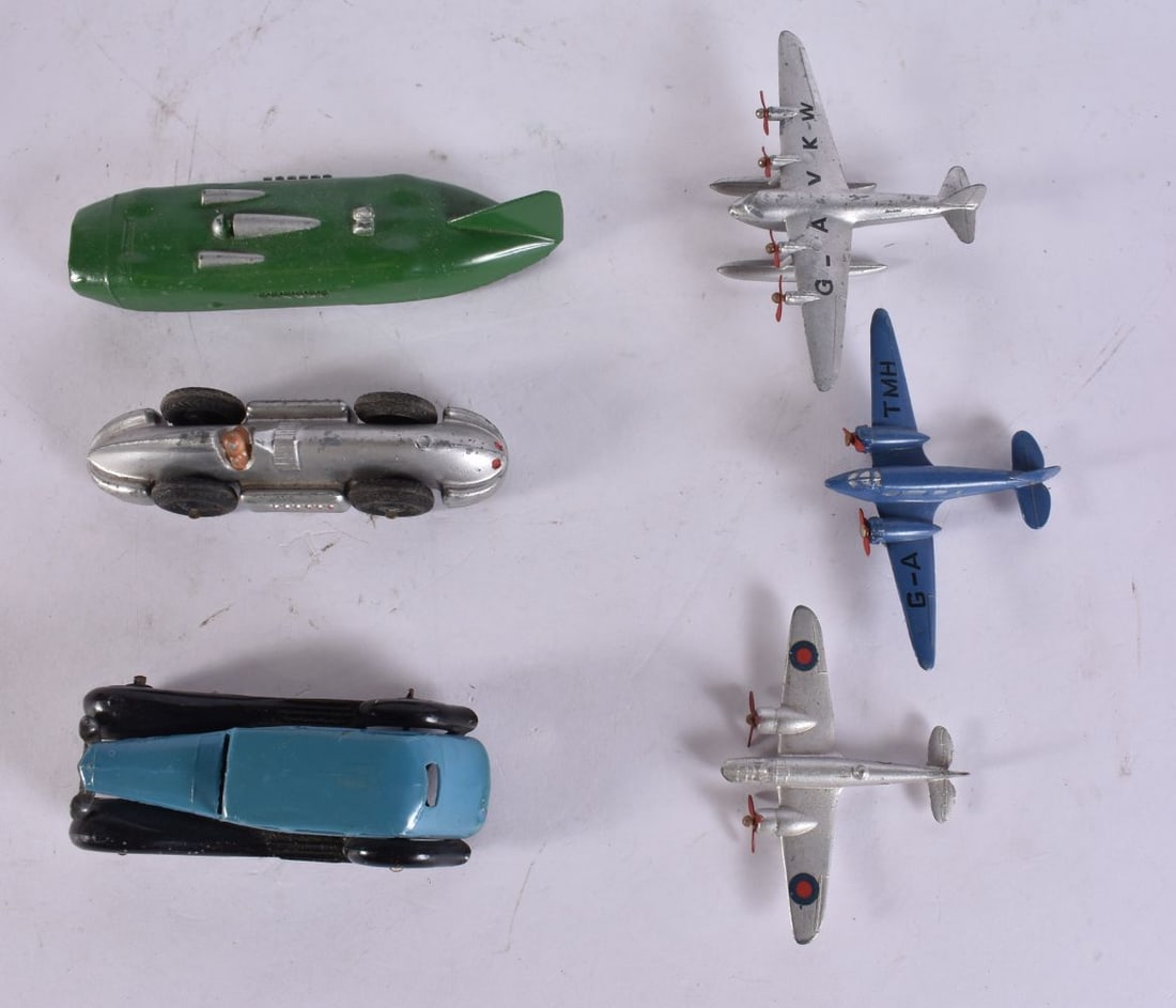SIX DINKY TOYS. (6) (1 of 2)