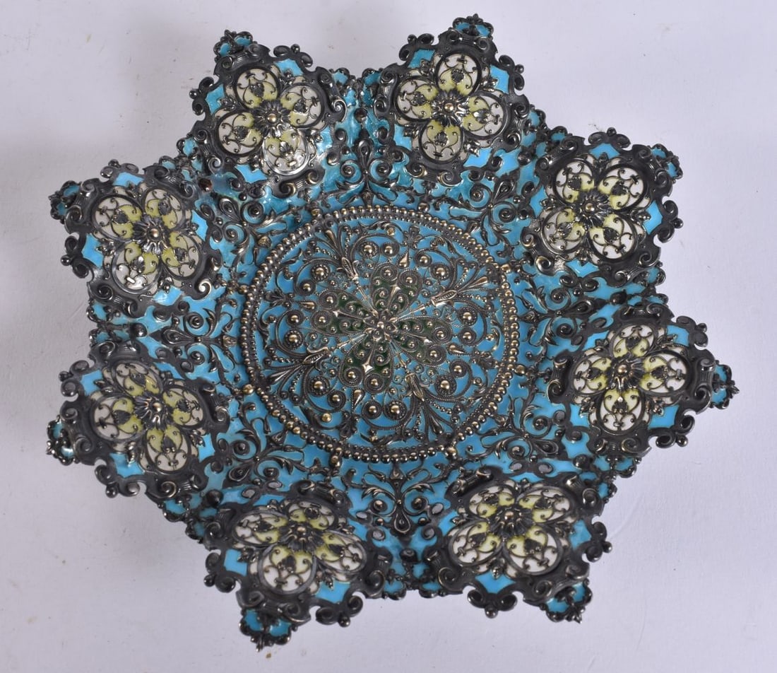 A FINE SILVER AND PLIQUE A JOUR ENAMEL FLORAL DISH. 147 grams. 16 cm wide. (1 of 4)