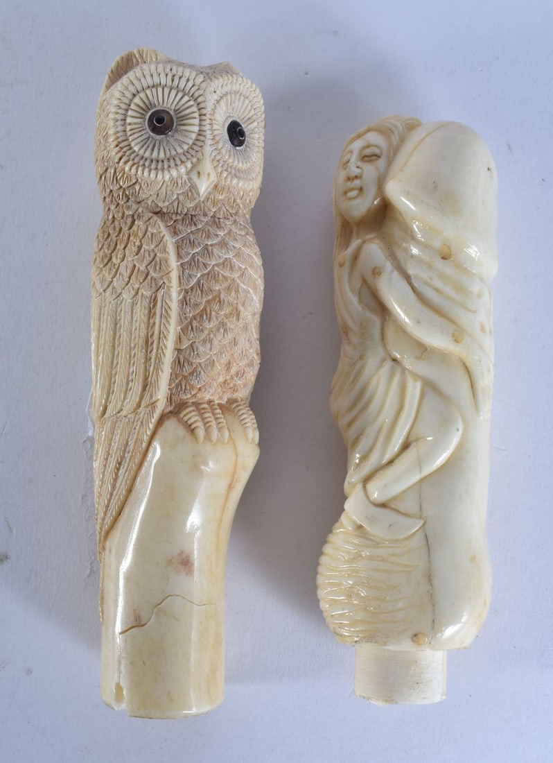 TWO CONTINENTAL BONE CANE HANDLES. 11 cm long. (2) (1 of 8)