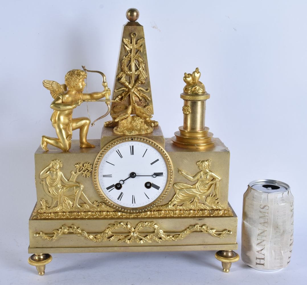 AN ANTIQUE FRENCH GILT BRONZE MANTEL CLOCK. 35 cm x 27 cm. (1 of 7)
