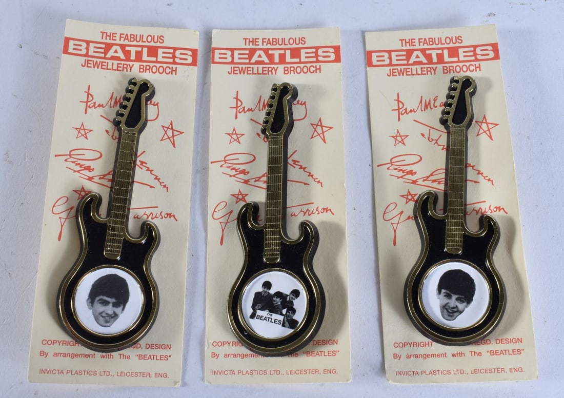 THREE BEATLES BADGES. 12 cm long. (3) (1 of 5)