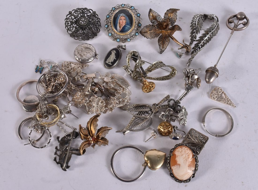 ASSORTED SILVER JEWELLERY. 170 grams. (qty) (1 of 7)