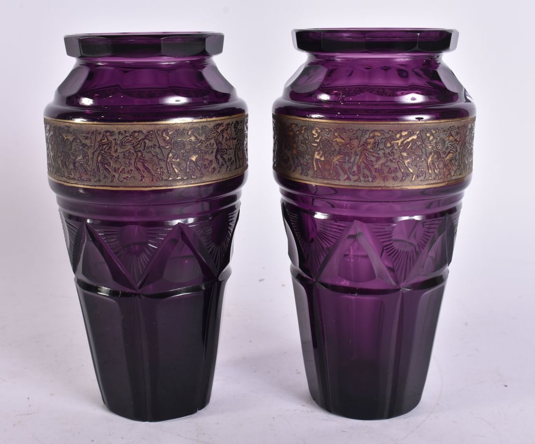 A PAIR OF AMETHYST GLASS CLASSICAL VASES. 16.5 cm high. (1 of 5)
