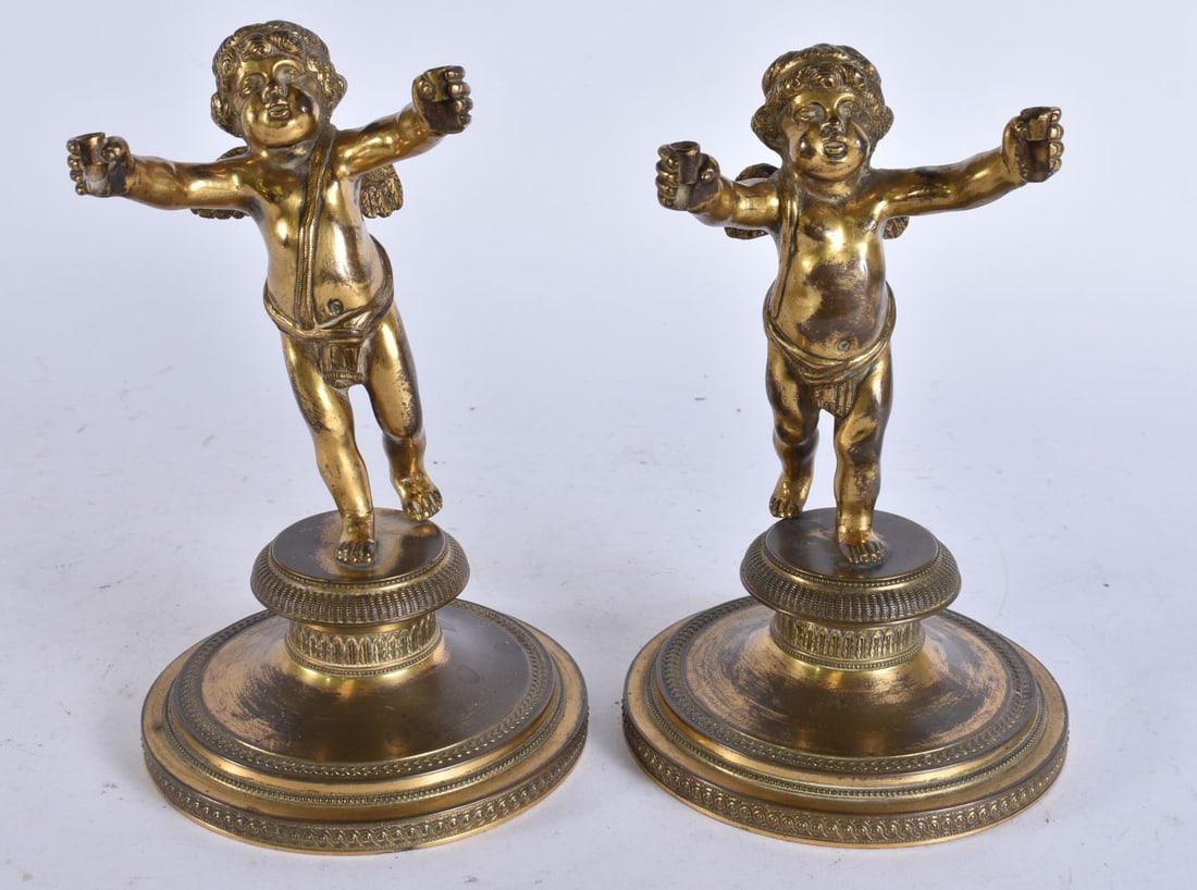A PAIR OF 19TH CENTURY FRENCH BRONZE PUTTI. 19 cm high.: A PAIR OF 19TH CENTURY FRENCH BRONZE PUTTI. 19 cm high.