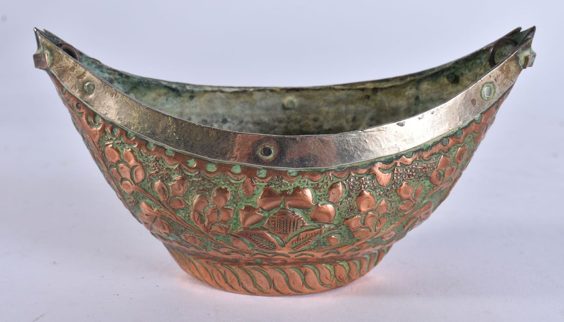 AN ANTIQUE MIDDLE EASTERN KASHKUL LAMP. 13 cm wide. (1 of 5)