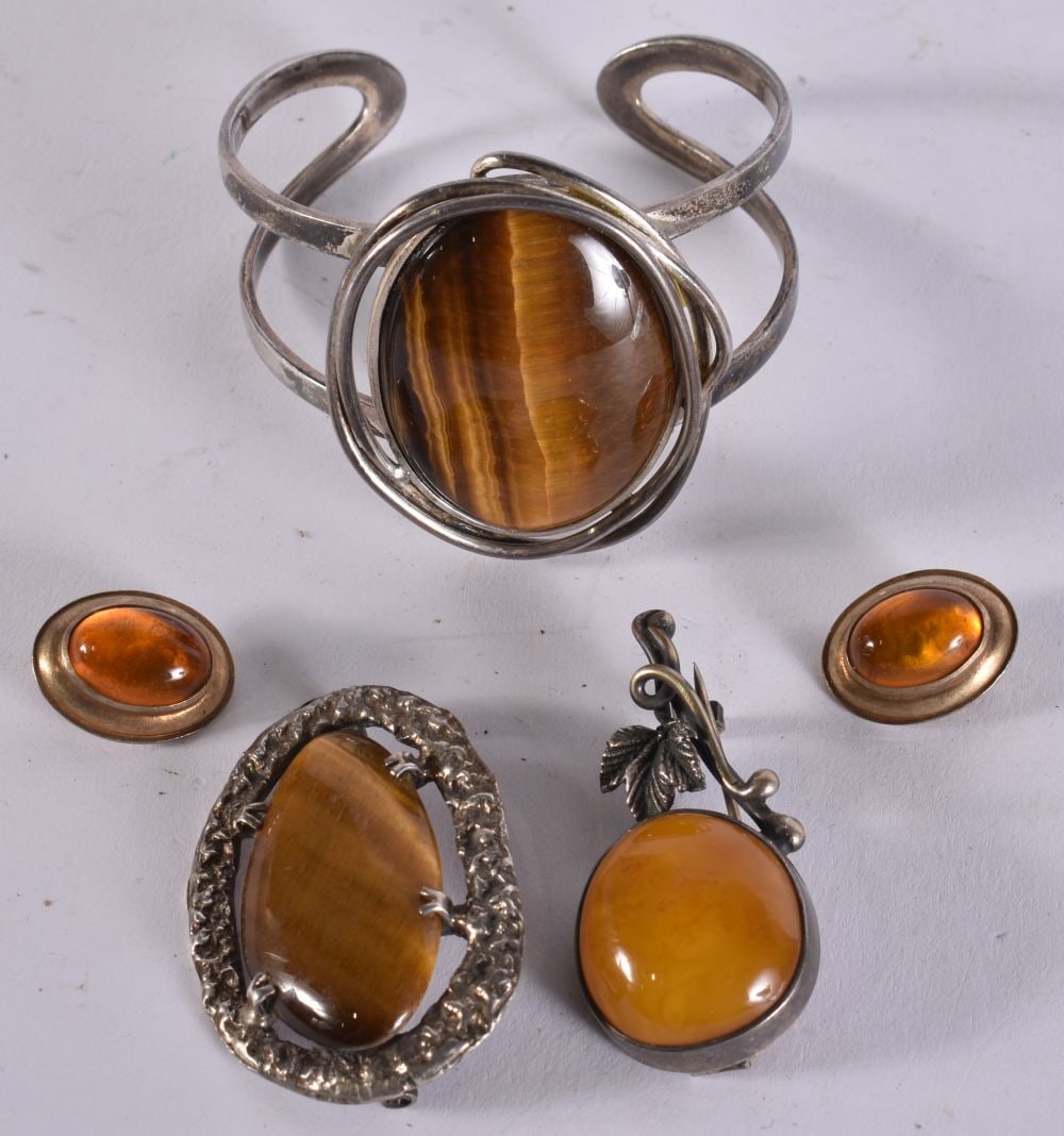 SILVER AND AMBER JEWELLERY etc. 86 grams. (qty) (1 of 5)