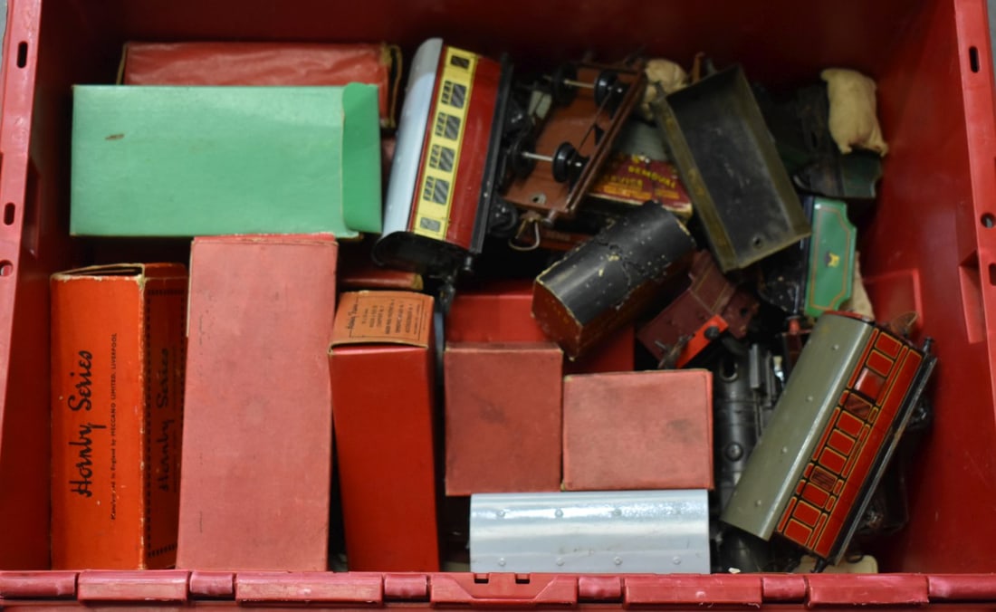 ASSORTED HORNBY TRAINS etc. (qty) (1 of 8)