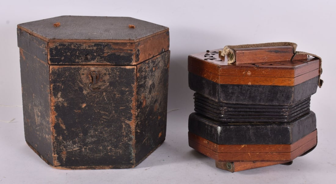 Lachenal & Co Concertina With Hexagonal Wooden Case Steel Reeds Antique. 14 cm x 12 cm. (1 of 5)