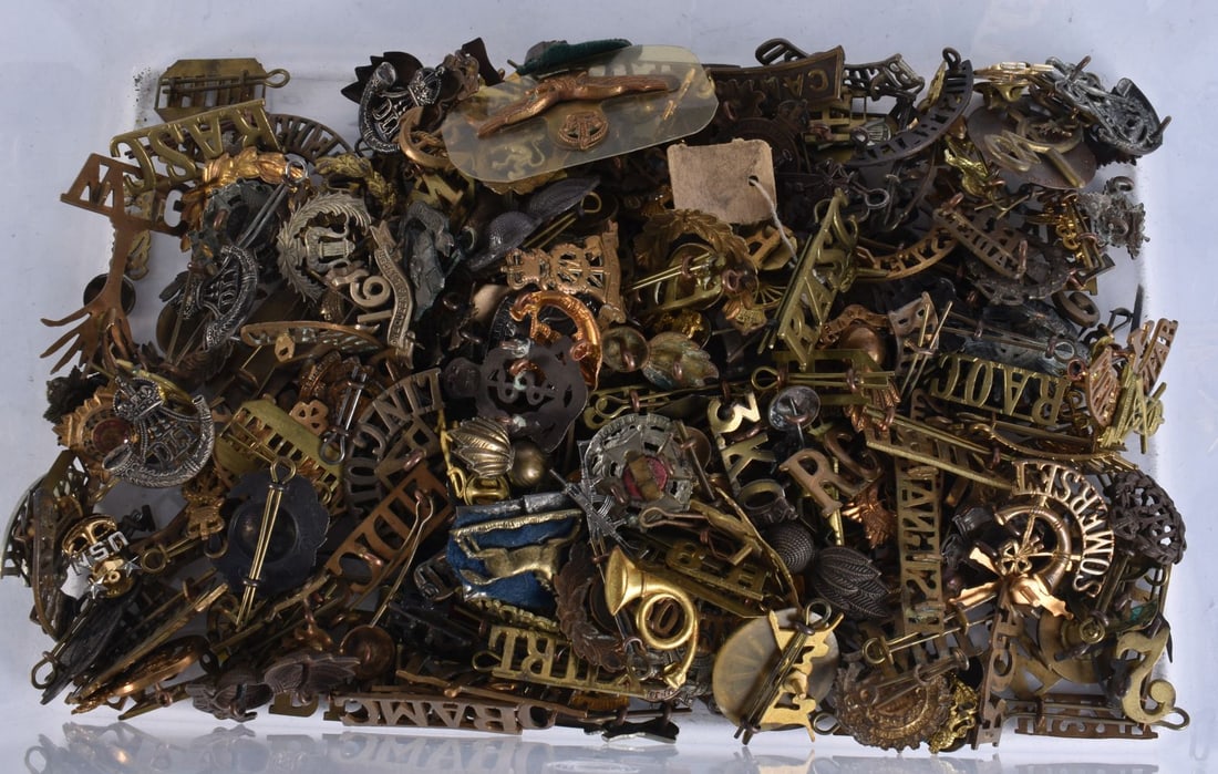 Mixed Military Shoulder Titles Sleeve & Collar Badges Job Lot Inc ATS King Crown. (qty) (1 of 4)