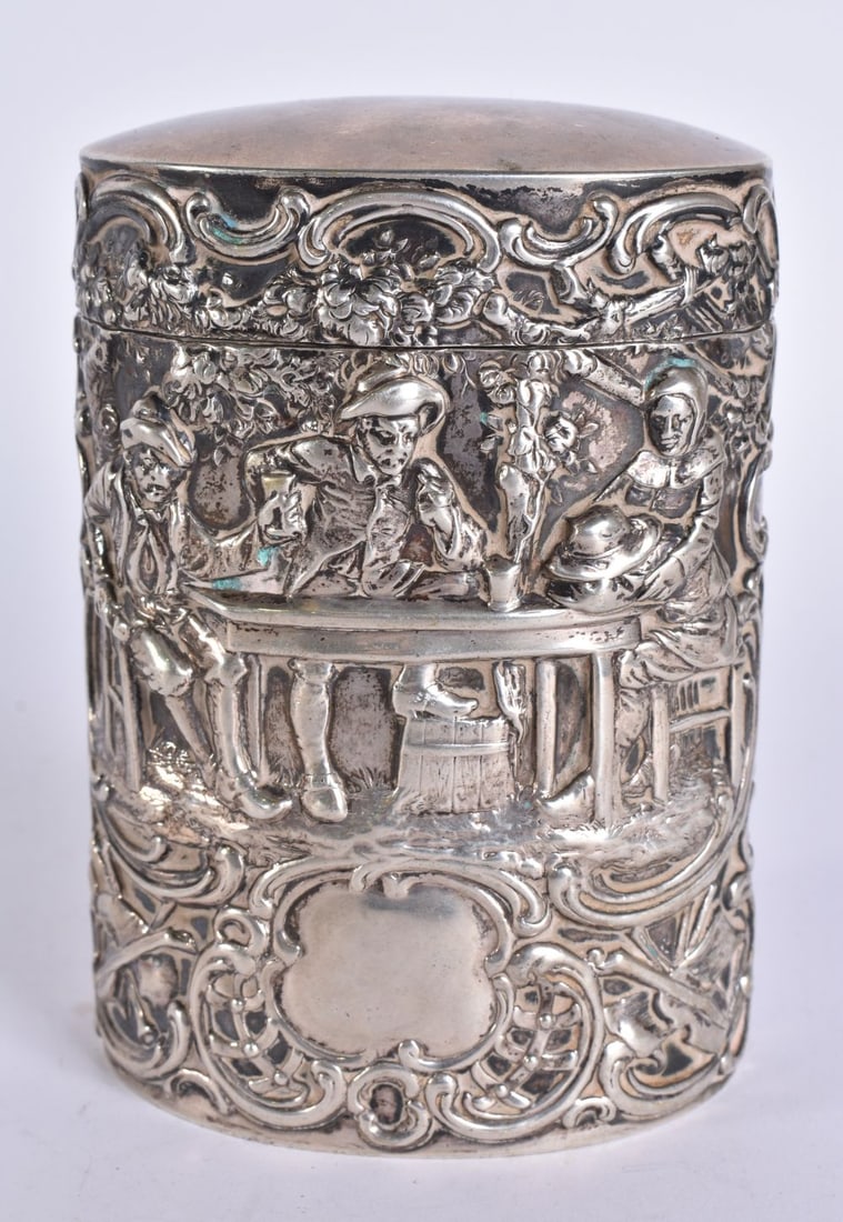 AN ANTIQUE CONTINENTAL SILVER REPOUSSE TEA CADDY. 222 grams. 11 cm x 8 cm.: AN ANTIQUE CONTINENTAL SILVER REPOUSSE TEA CADDY. 222 grams. 11 cm x 8 cm.