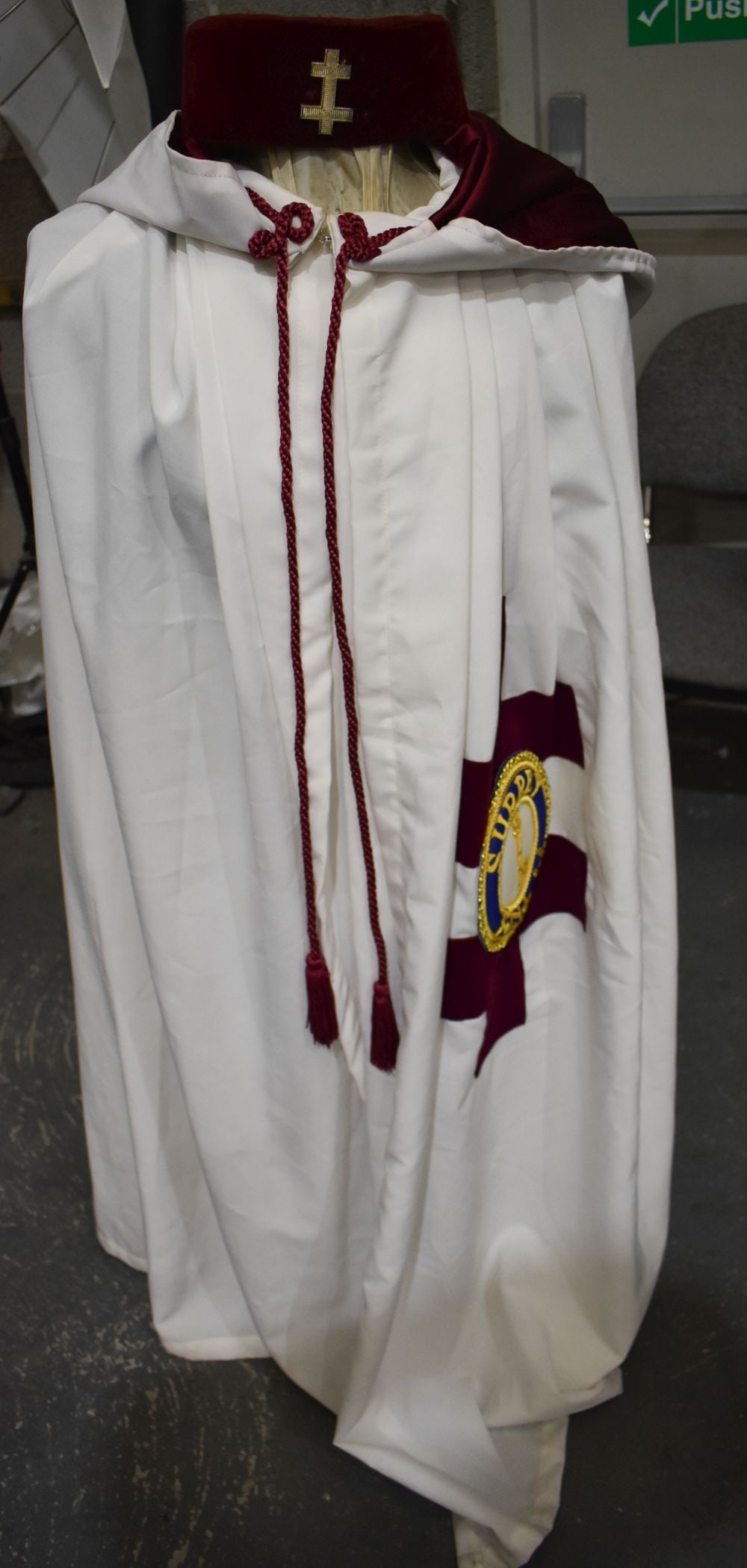 Masonic Knight Of Templar Region Inc Cape Cap Gloves Jewels Tunic. (qty): Masonic Knight Of Templar Region Inc Cape Cap Gloves Jewels Tunic. (qty)