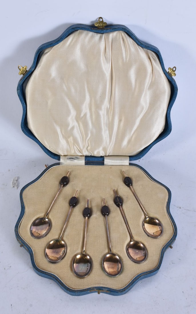 Art Deco Silver Spoon Set Guilloche Enamel Vintage Collection. 30 grams. (6): Art Deco Silver Spoon Set Guilloche Enamel Vintage Collection. 30 grams. (6)