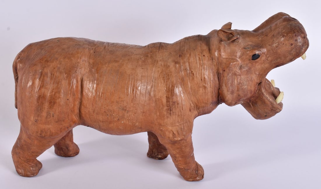 A LEATHER HIPPO. 29 cm wide.: A LEATHER HIPPO. 29 cm wide.