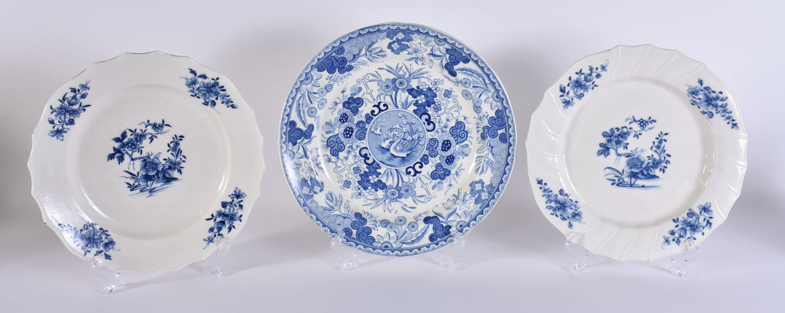 TWO RARE 18TH CENTURY WORCESTER SCALLOPED PORCELAIN PLATES together with another plate. Largest 24.5 (1 of 2)