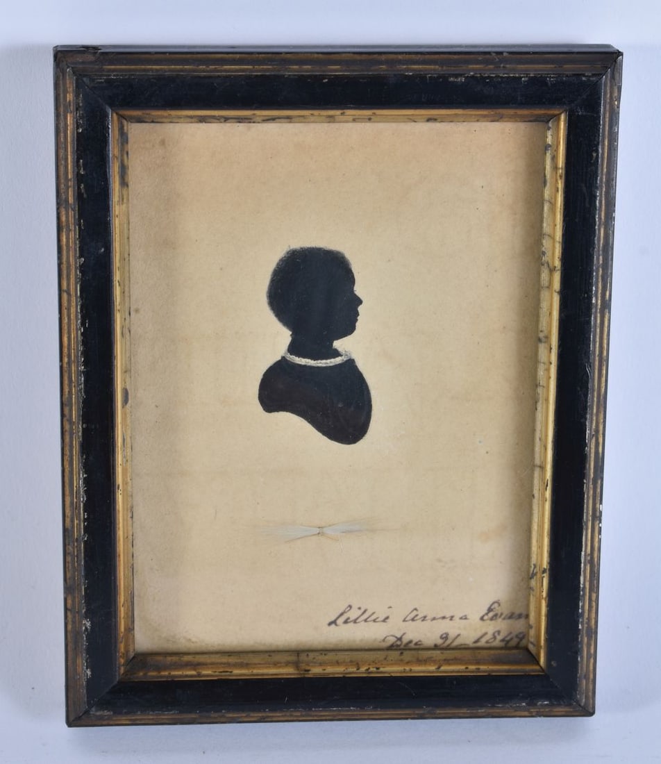 AN ANTIQUE SILHOUETTE. 13.5 cm x 10 cm. (1 of 2)